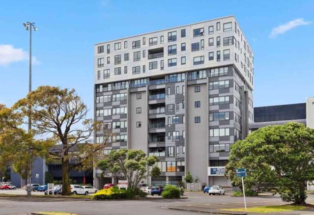 Great Location, Stunning Views on the 11th Floor