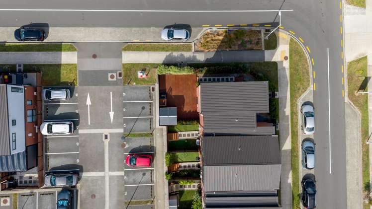 28 Treeline Lane Flat Bush_24