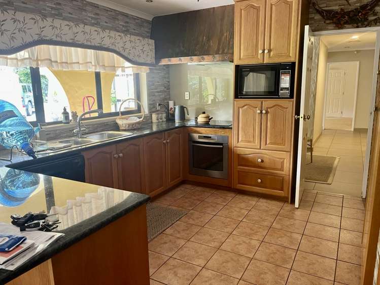 44 Gracechurch Drive Flat Bush_2