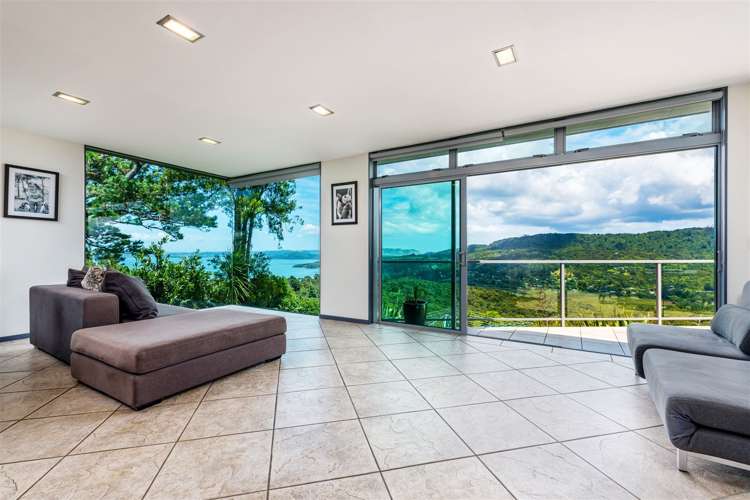 1 Lookout Drive Laingholm_10