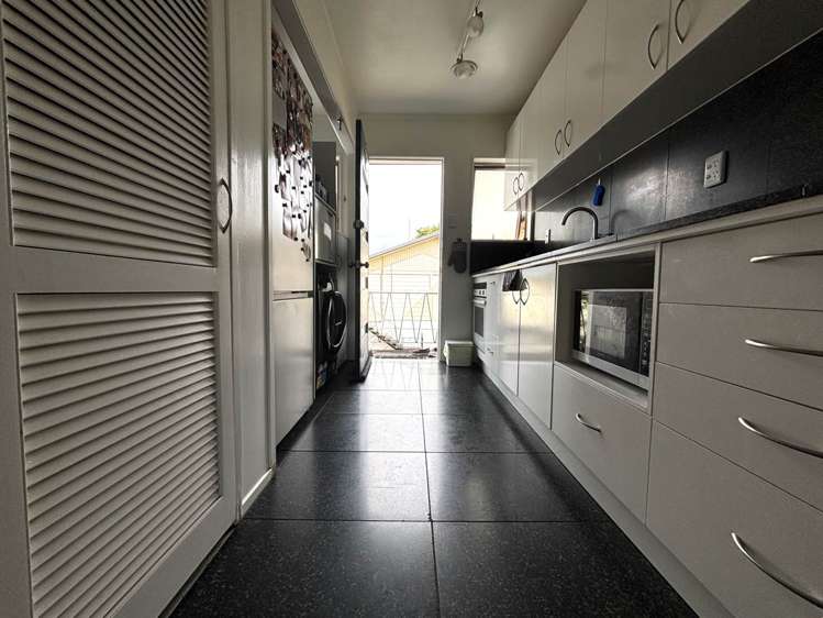 12/31 Blease Street New Lynn_2