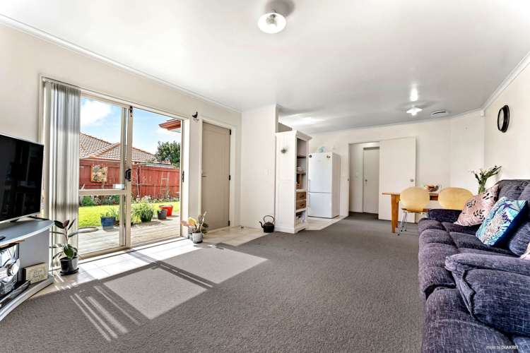 108m Colwill Road Massey_2