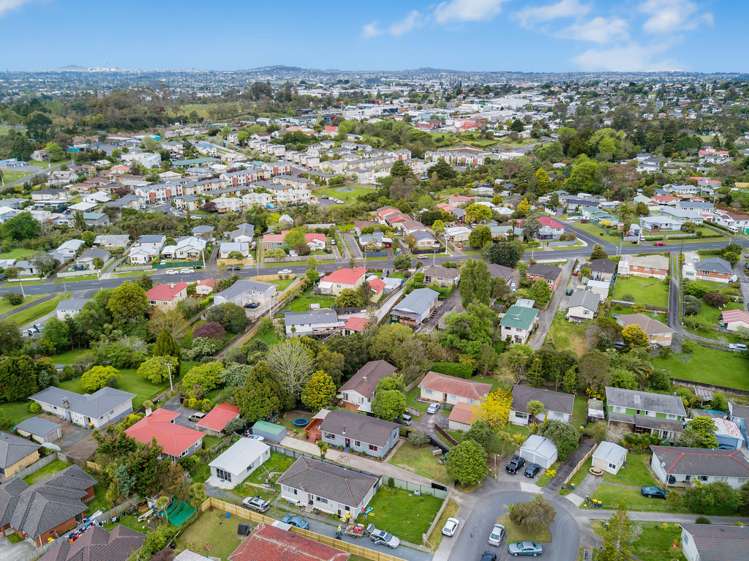 8 Karina Place Glen Eden_16