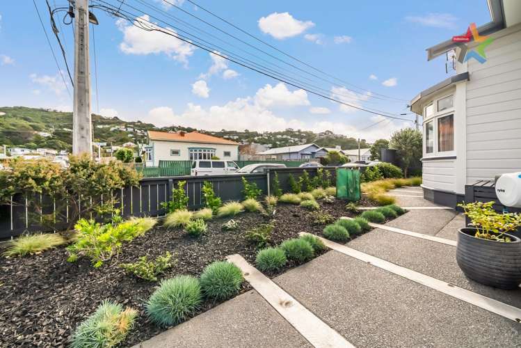 6 Wha Street Lyall Bay_15