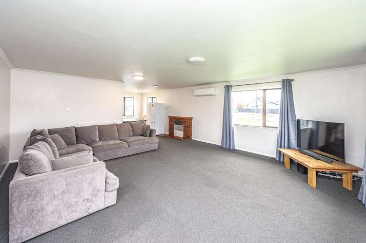 24 Selwyn Crescent College Estate_8