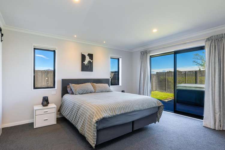 17 Catalina Crescent Burleigh_16