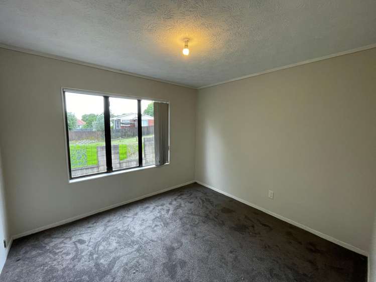 18 Oreti Place Clover Park_8