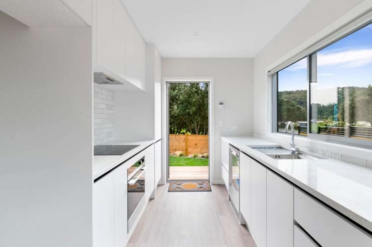 1 Weranui Road Waiwera_6