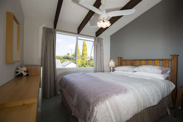 9 Newall Avenue Stoke_24