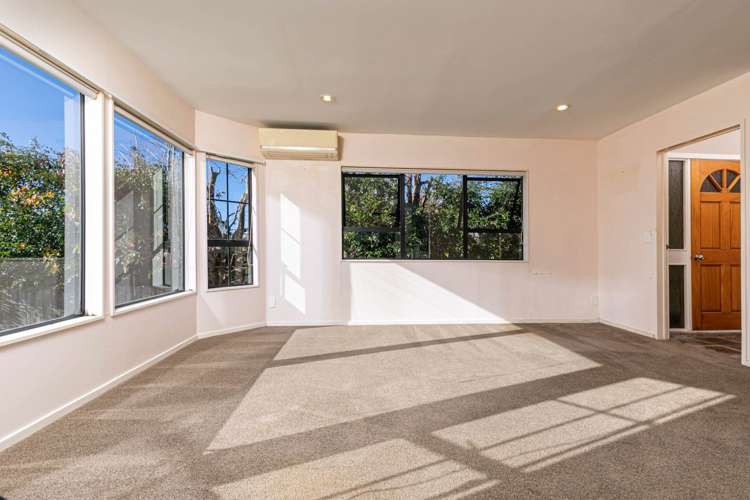 2/28 Unsworth Drive Unsworth Heights_24