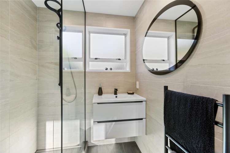 7 Larch Place Wanaka_11