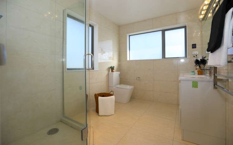 50 Arrowsmith Drive Clover Park_17