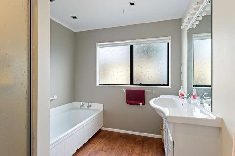 49 Tasman Road Otaki Beach_7