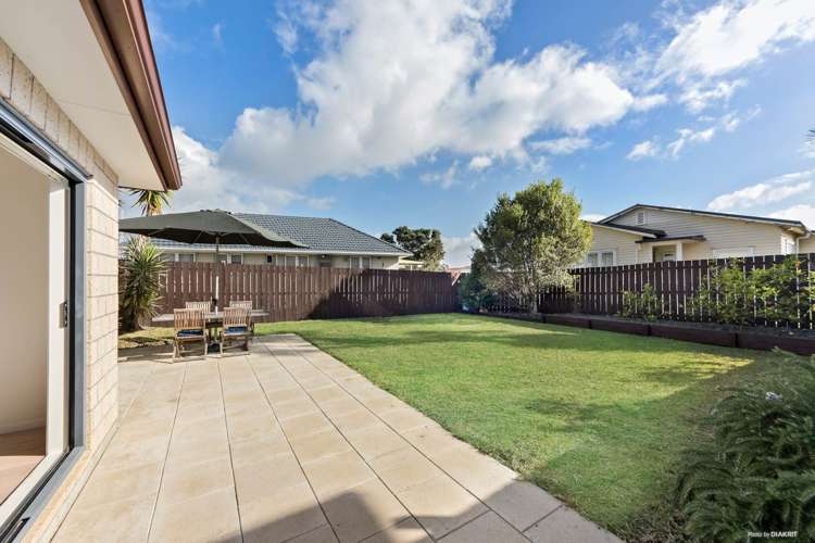 23 Heaphy Street Blockhouse Bay_9