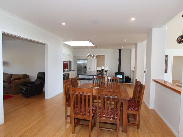 2369 Middle Road Poukawa_6