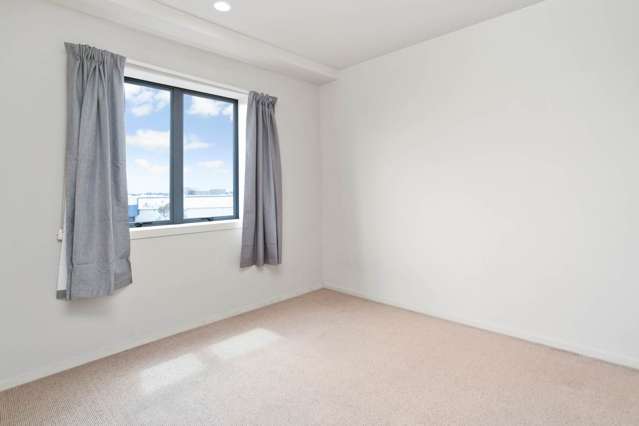 3f/10 Crown Lynn Place New Lynn_4