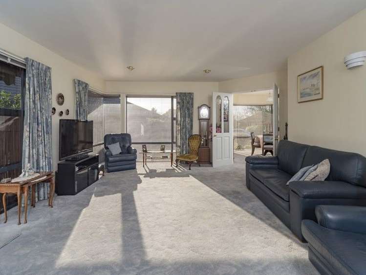 35 Aldinga Avenue Stoke_8