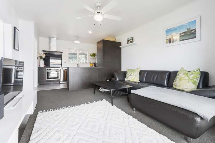 1/10 Ron Keat Drive Papakura_6
