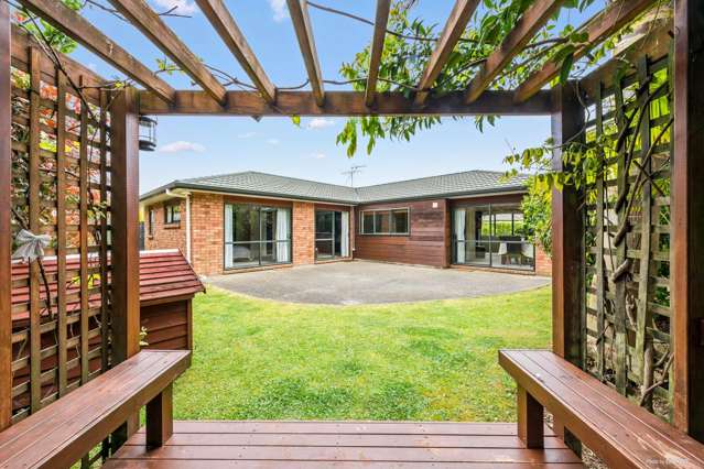 5 Four Oaks Place Pukekohe_1