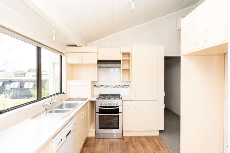 135 Tuhikaramea Road Dinsdale_13