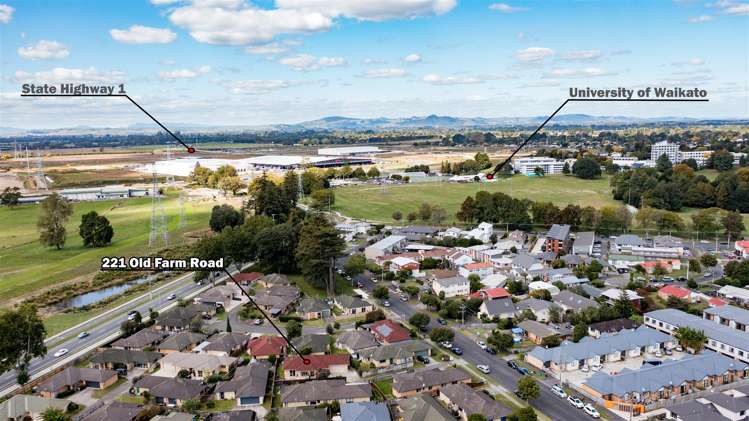 221 Old Farm Road Hamilton East_22