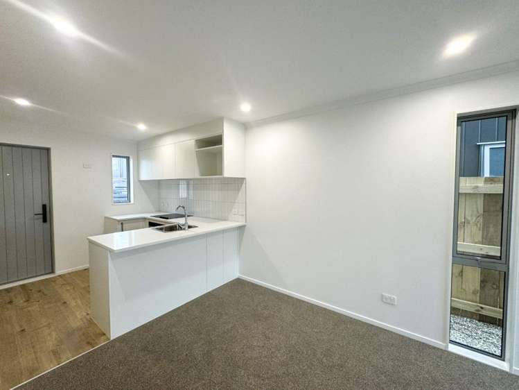 49 Ngae Place Mangere East_3