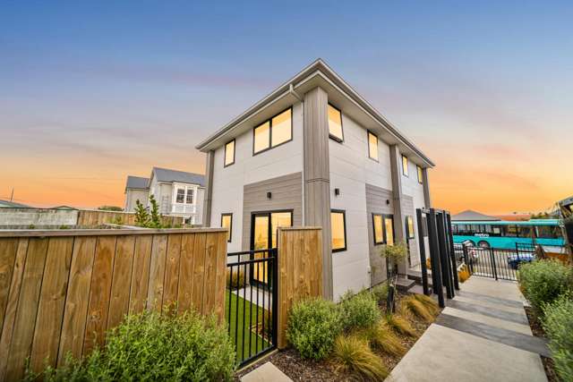 Stylish Coastal Living - Fully Furnished