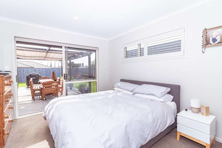 15 Magnolia Crescent Tawhero_17