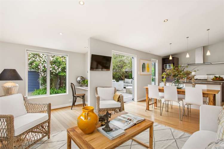 216 Springfield Road Saint Albans_7