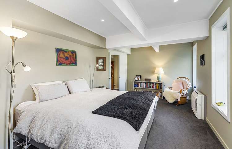 68 Queens Drive Lyall Bay_9