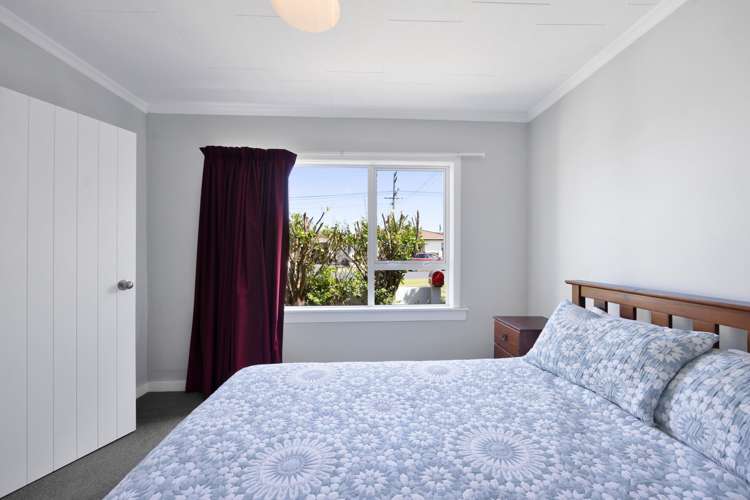 23 Layard Street Opunake_14