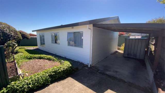 Newly Painted 3 Bedroom Home in Central Stoke Location