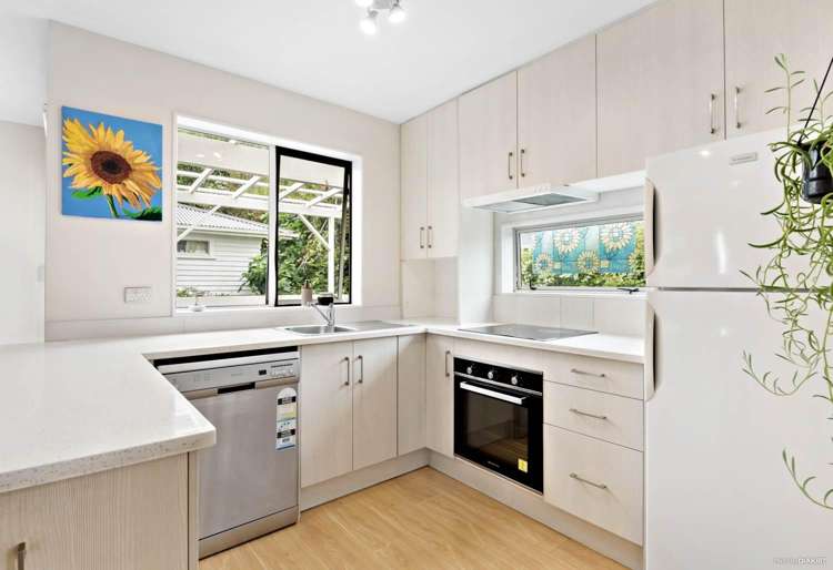 184 Archers Rd 10878_3