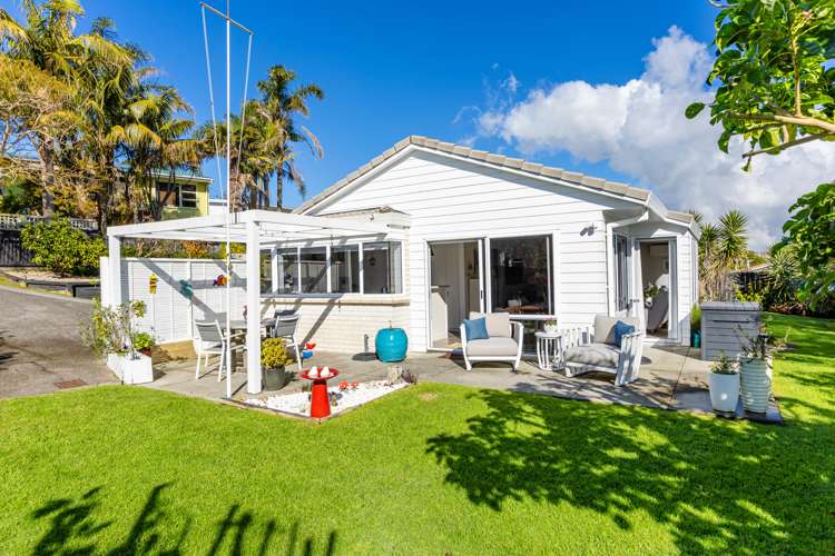 2/984 Whangaparaoa Road Manly_25