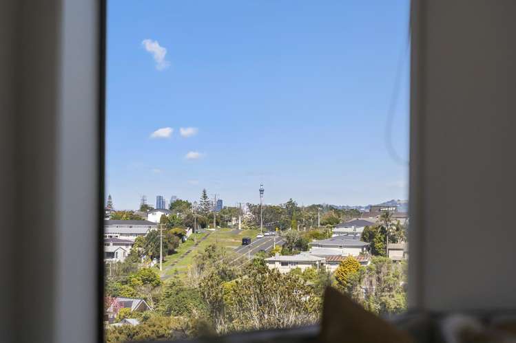 1/18, 2/18 Glen Vista Road Bayview_17
