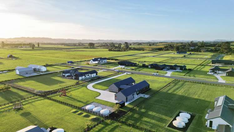 75 Orchardist Way Ngahinapouri_24