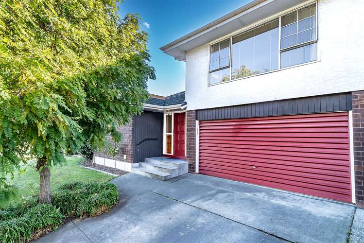 7 Apsley Drive Russley_14