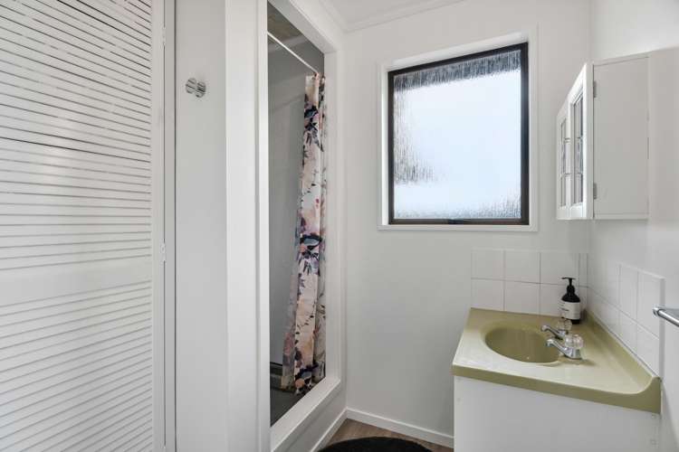 138 Lagoon Avenue Albert Town_9