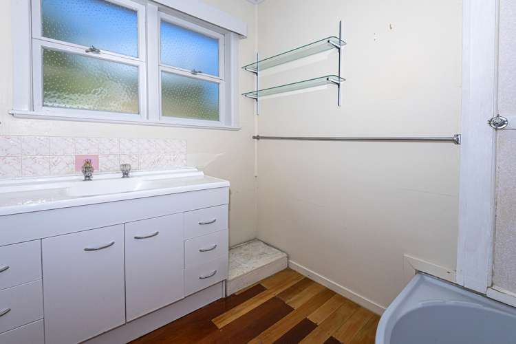 2 Munro Street Onerahi_12