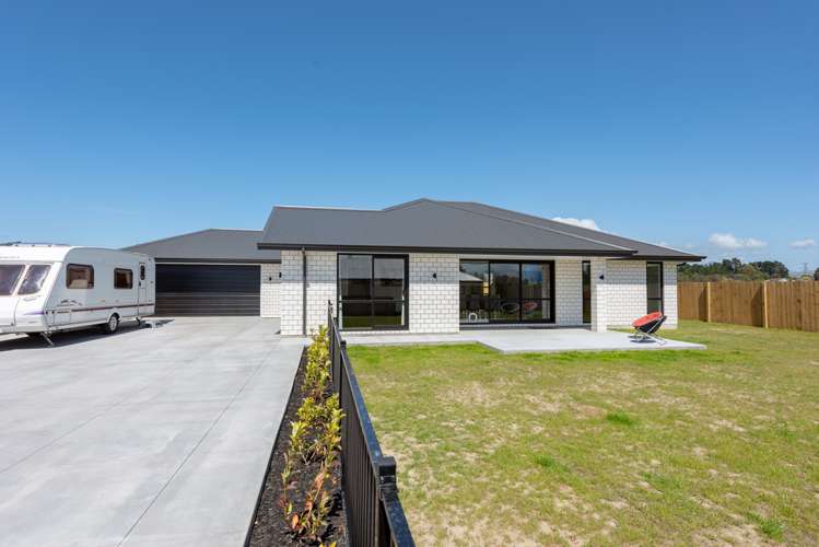 11 Harvard Road Burleigh_19