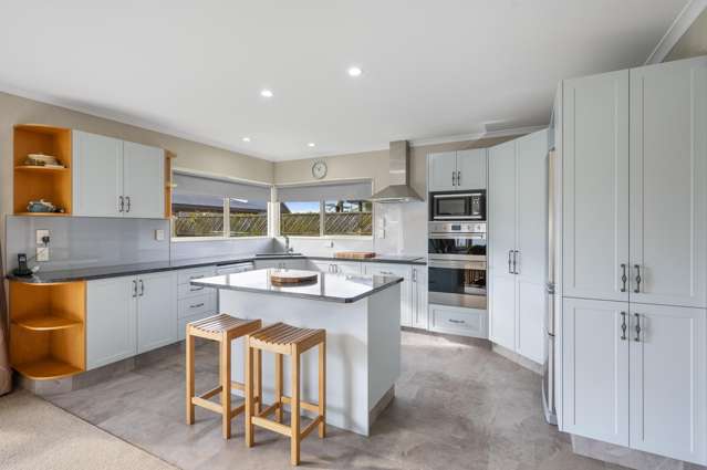 2 Lowndes Place Taradale_2