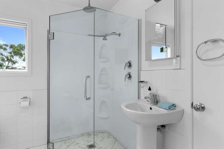 689 Cove Road Waipu_23