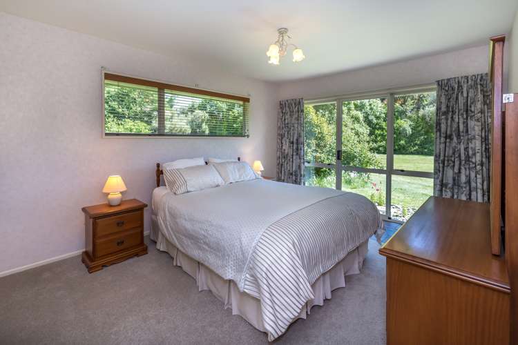 27 Guys Road Yaldhurst_12