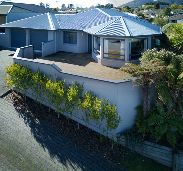 2/94 Harvey Street Waipahihi_1