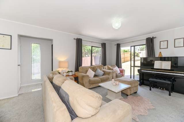 2/24 Eastglen Road Glen Eden_1