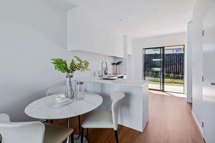 4/12 Woodhouse Place West Harbour_8