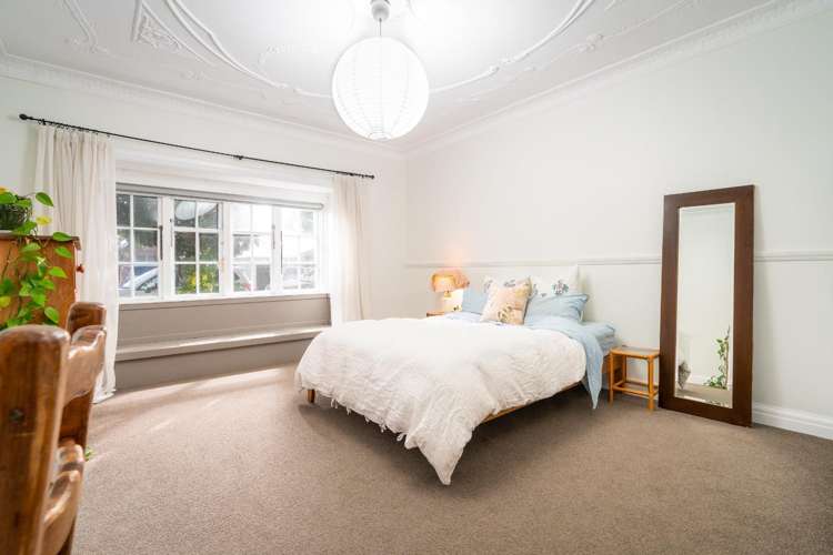 42C Apu Crescent Lyall Bay_7