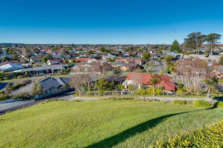 69 Hetley Crescent Taradale_1