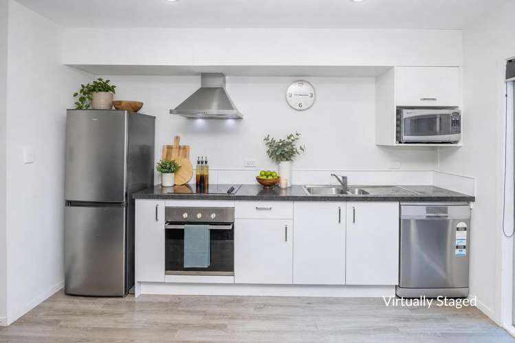 8/100 Knighton Road Hillcrest_11