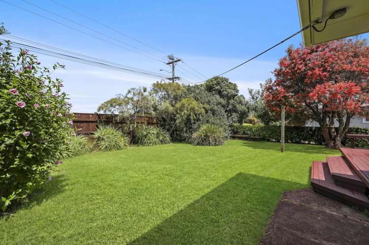 1/339 Wairau Road Totara Vale_17